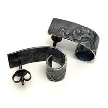 Load image into Gallery viewer, Dark Sterling Silver Deco Pattern Curl Stud Earrings