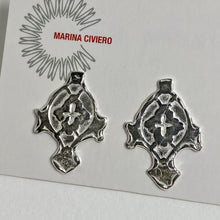 Load image into Gallery viewer, Sterling Silver Deco Pattern Stud Earrings