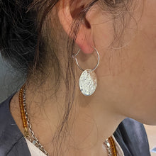 Load image into Gallery viewer, Round Hammered Earrings