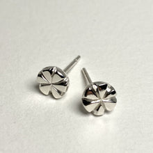 Load image into Gallery viewer, Sterling Silver Flower Stud Earrings