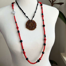 Load image into Gallery viewer, Coral and Onyx Bead Long Necklace
