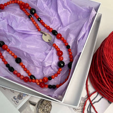 Load image into Gallery viewer, Coral and Onyx Bead Long Necklace
